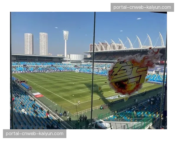 通讯：雨战中的天津泰达足球场，津门虎用血肉长城守住一分