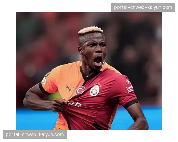 聚焦瞬间:奥斯梅恩错失空门后懊恼跪地 聚焦瞬间:奥斯梅恩错失空门后懊恼跪地