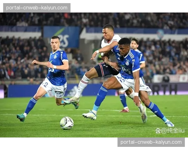 法甲俱乐部球场升级计划：现代化设施提升观赛体验